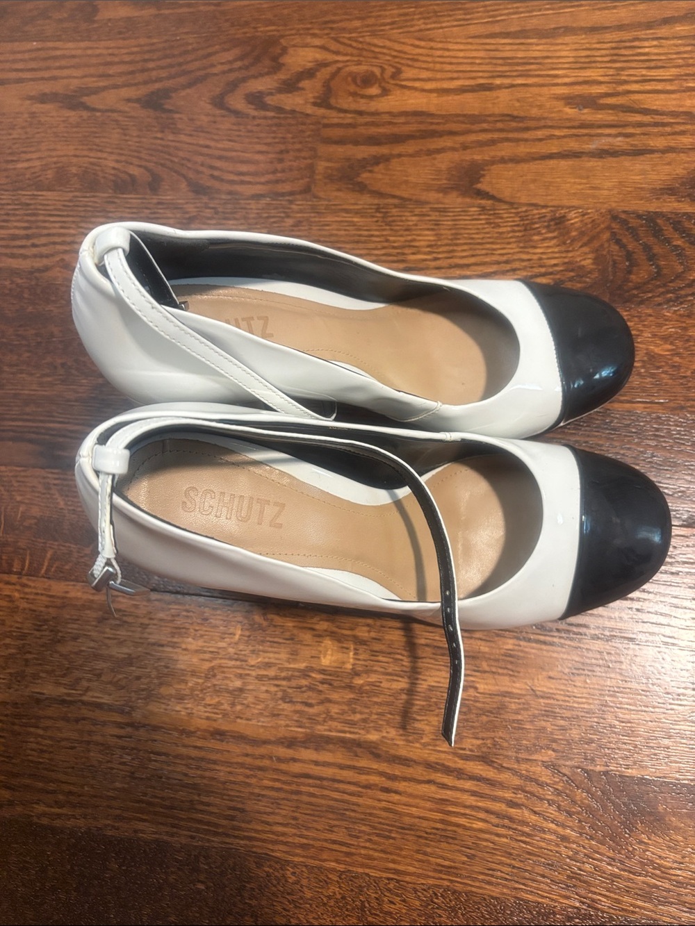 SCHUTZ White Hills with Black Cap Toe and Ankle Strap Size 8